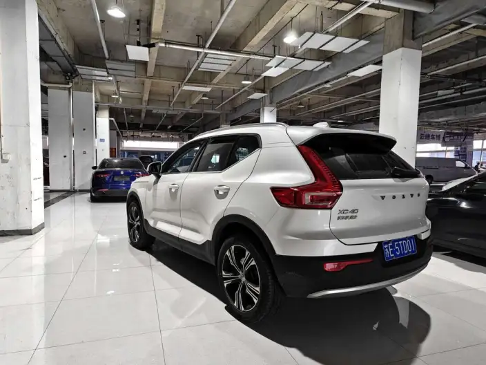 Volvo XC40 2021 Model T4 4WD Smart Range Deluxe Edition – фото 4