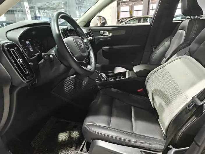 Volvo XC40 2021 Model T4 4WD Smart Range Deluxe Edition – фото 9