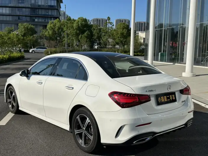 Mercedes-Benz A-class 2023 Model A 200 L Sports sedan Fashion Edition – фото 5