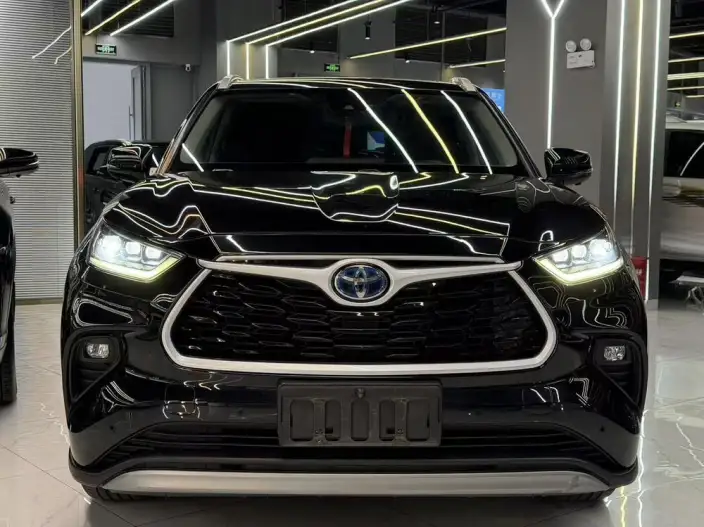 Toyota Highlander 2022 Model Hybrid 2.5L 4WD Premium Edition 7 seat – фото 2