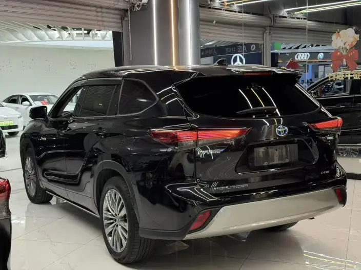 Toyota Highlander 2022 Model Hybrid 2.5L 4WD Premium Edition 7 seat – фото 4