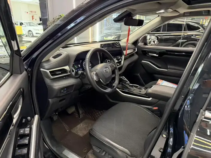 Toyota Highlander 2022 Model Hybrid 2.5L 4WD Premium Edition 7 seat – фото 8
