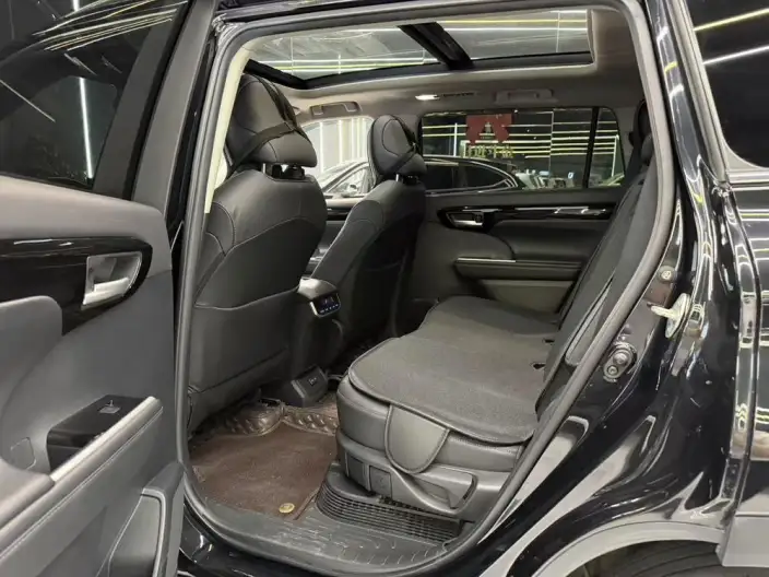 Toyota Highlander 2022 Model Hybrid 2.5L 4WD Premium Edition 7 seat – фото 9