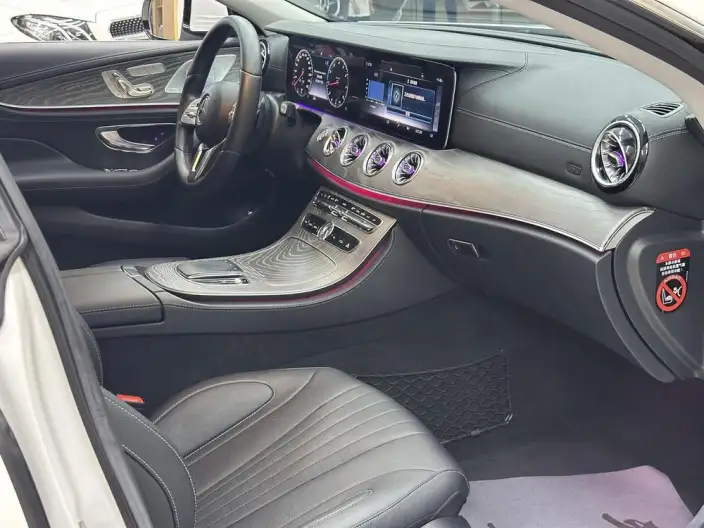 Mercedes-Benz CLS 2020 Model CLS 300 Luxury Model – фото 8