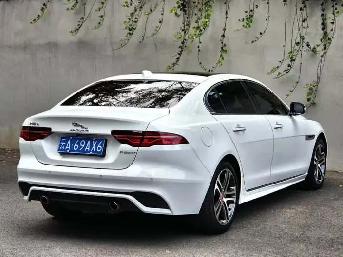 Jaguar XE L 2021 Model 2.0T 250PS S Enterprising Youya Edition – фото 6