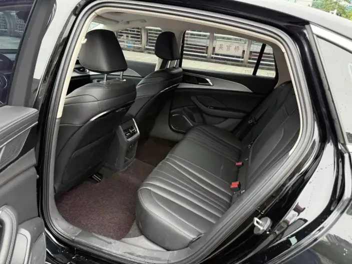 Hongqi H5 2024 Model 1.5T DCT Flag Rhythm Edition – фото 9