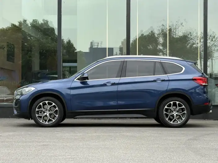 BMW X1 2020 Model sDrive25Li Leading Model – фото 3