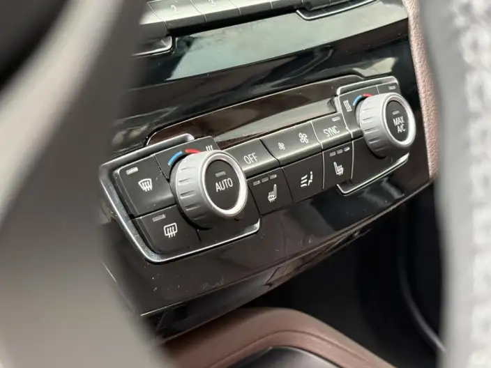 BMW X1 2020 Model sDrive25Li Leading Model – фото 9
