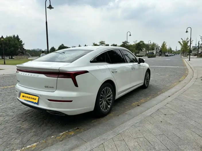 BESTUNE B70 2023 Model Third generation 1.5T Automatic Enjoy Edition Model 70th Anniversary Memorial Edition – фото 5