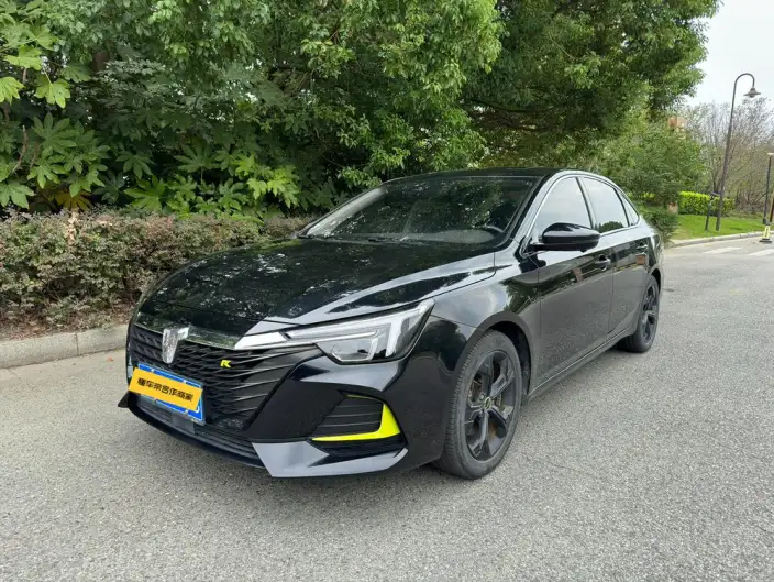 Roewe i6 MAX 2020 Model 300TGI Automatic Cool Smart Driving Edition – фото 1