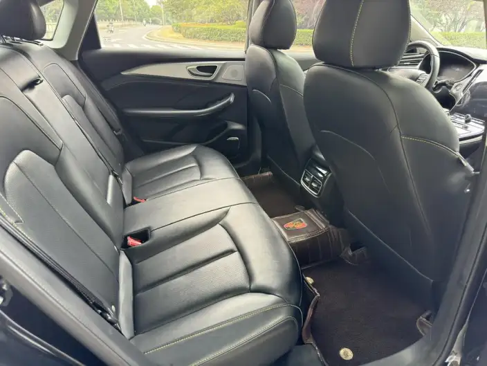 Roewe i6 MAX 2020 Model 300TGI Automatic Cool Smart Driving Edition – фото 8