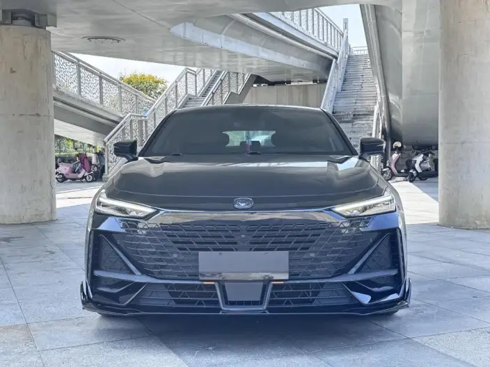 Changan UNI-V 2022 Model 1.5T Noble Model – фото 2