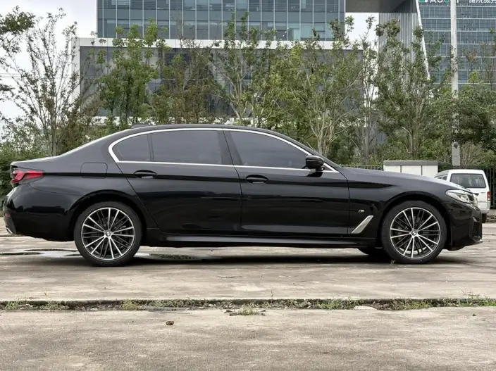 BMW 5 Series 2023 Model Facelift 530Li Leading Model M Sports Set – фото 7