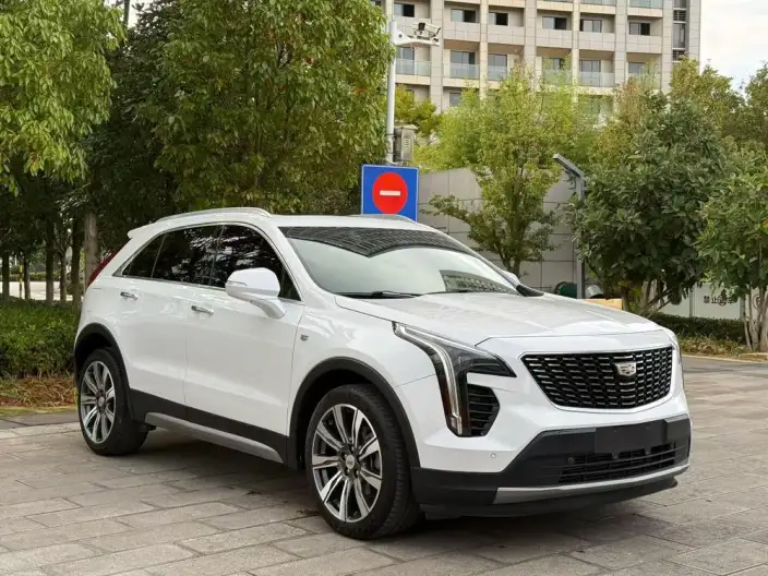 Cadillac XT4 2021 Model 28T 4WD Platinum edition – фото 3