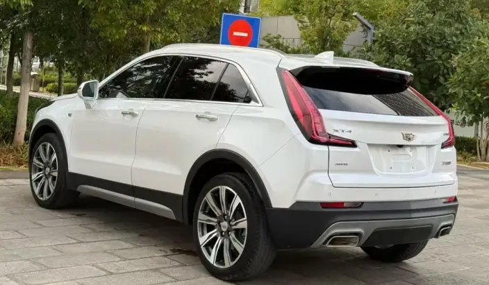 Cadillac XT4 2021 Model 28T 4WD Platinum edition – фото 6
