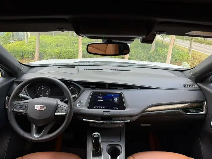 Cadillac XT4 2021 Model 28T 4WD Platinum edition – фото 7