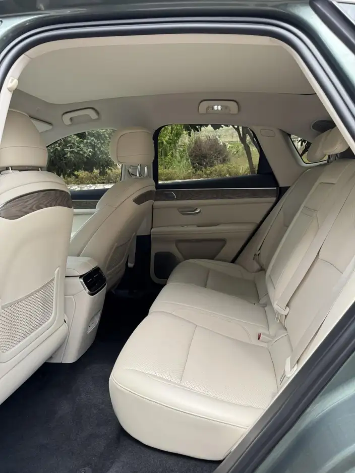 Aito M5 2022 Model Extended Range 4WD performance version – фото 9