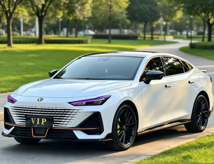 Changan UNI-V 2022 Model 1.5T Sports Edition – фото 1