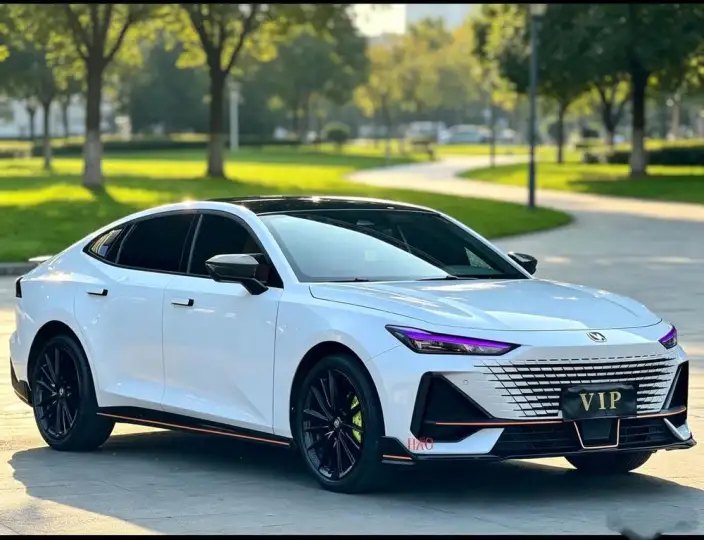 Changan UNI-V 2022 Model 1.5T Sports Edition – фото 3