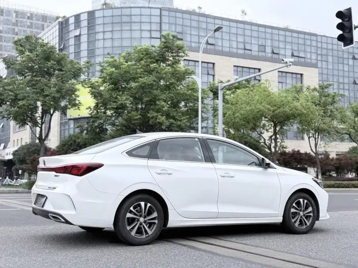 Changan Eado 2023 Model PLUS Changxiang Edition Blue whale NE 1.4T GDI DCT Noble Model – фото 7
