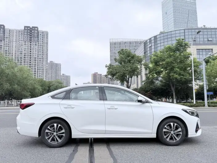 Changan Eado 2023 Model PLUS Changxiang Edition Blue whale NE 1.4T GDI DCT Noble Model – фото 8