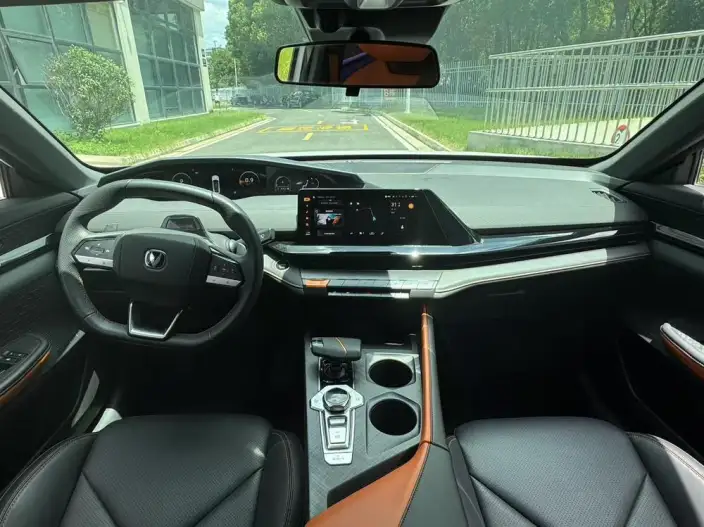 Changan UNI-V 2022 Model 1.5T Noble Model – фото 7