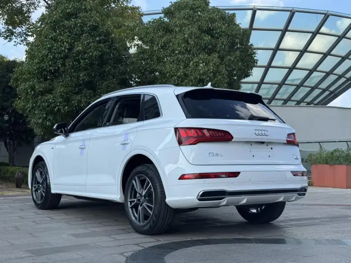 Audi Q5L 2020 Model 40 TFSI Rong Xiang Fashion Model – фото 5