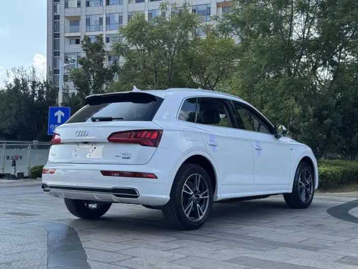 Audi Q5L 2020 Model 40 TFSI Rong Xiang Fashion Model – фото 7
