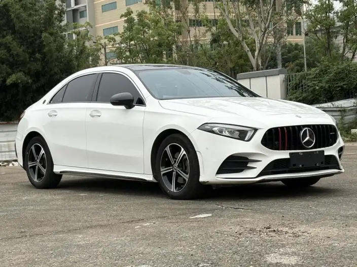 Mercedes-Benz A-class 2023 Model A 200 L Sports sedan Fashion Edition – фото 3
