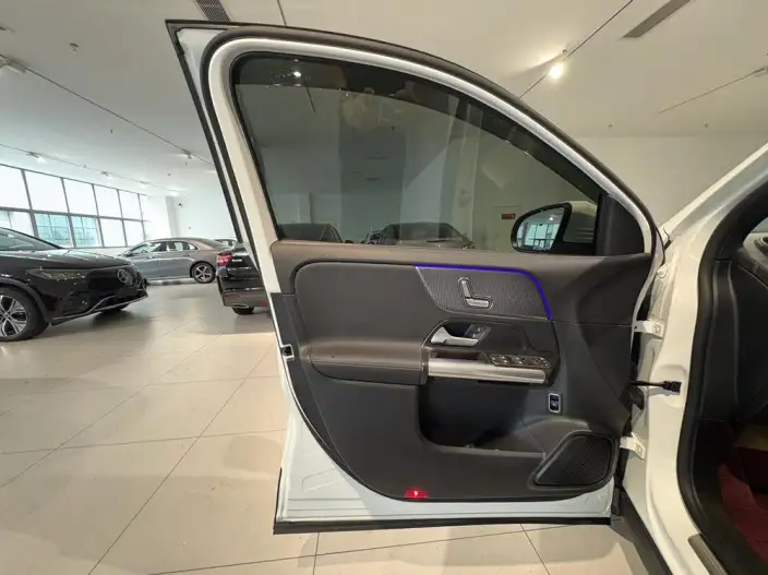Mercedes-Benz GLA 2023 Model GLA 220 – фото 10