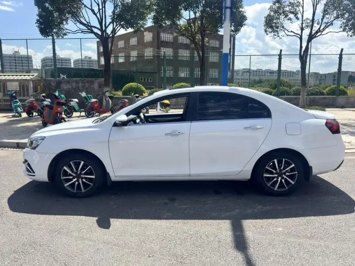 Geely Emgrand 2020 Model 1.5L CVT Up Edition – фото 4