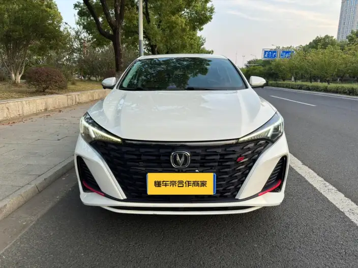 Changan Eado 2022 Model PLUS Blue whale NE 1.4T GDI DCT Noble Model – фото 2