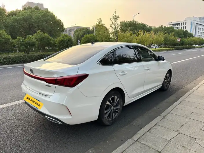 Changan Eado 2022 Model PLUS Blue whale NE 1.4T GDI DCT Noble Model – фото 6