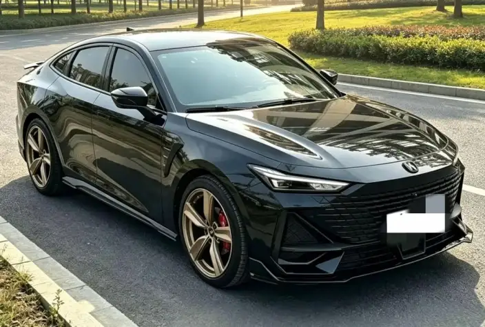 Changan UNI-V 2022 Model 1.5T Sports Edition – фото 3