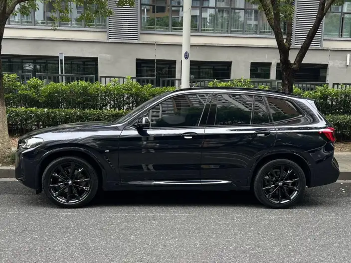 BMW X3 2022 Model xDrive30i Exclusive Model M Night Set – фото 3
