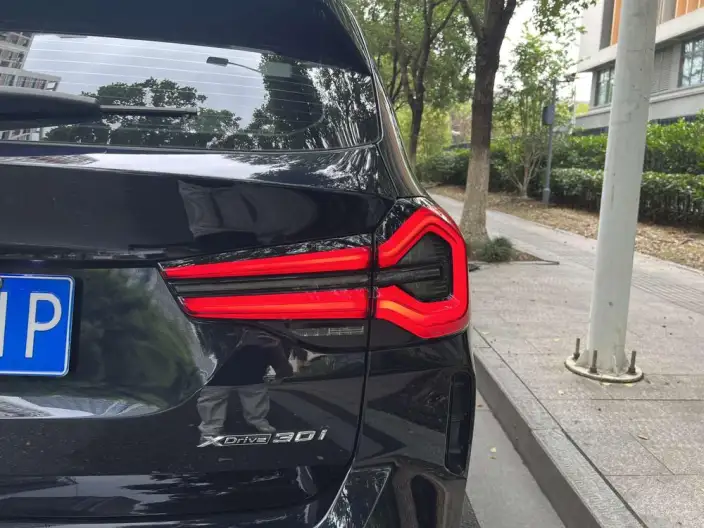 BMW X3 2022 Model xDrive30i Exclusive Model M Night Set – фото 6