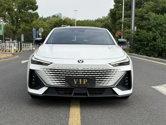 Changan UNI-V 2022 Model 1.5T Noble Model – фото 2