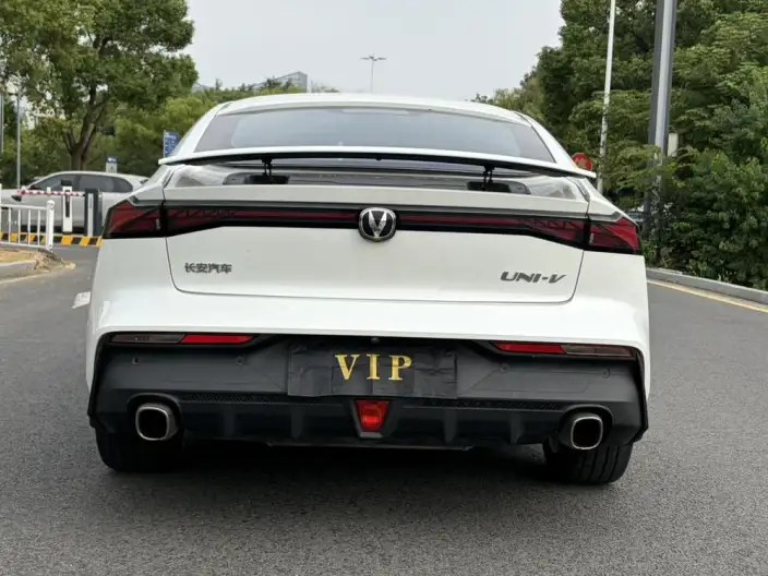 Changan UNI-V 2022 Model 1.5T Noble Model – фото 5
