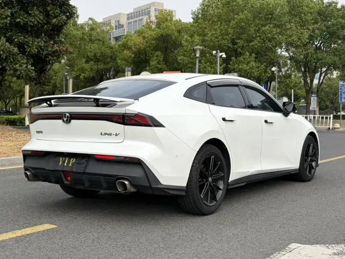 Changan UNI-V 2022 Model 1.5T Noble Model – фото 6