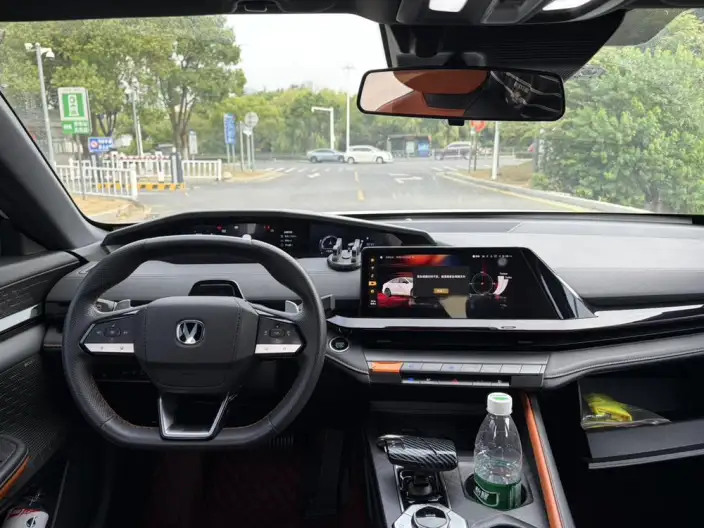Changan UNI-V 2022 Model 1.5T Noble Model – фото 8