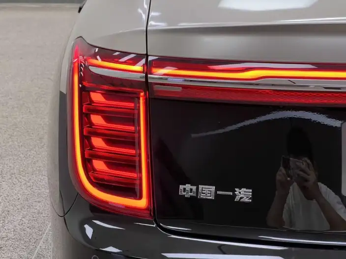 HONGQI H9 2023 Model 2.0T Smart Flag Enjoy Edition – фото 9