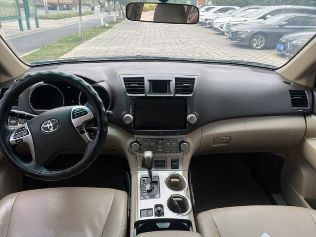 Toyota Highlander 2012 2.7L FWD 7-Seater Luxury – фото 4