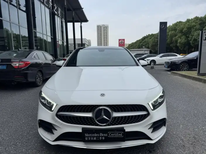 Mercedes-Benz A-class 2021 Model A 200 L Sports sedan Fashion Edition – фото 2
