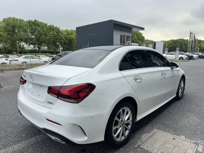 Mercedes-Benz A-class 2021 Model A 200 L Sports sedan Fashion Edition – фото 7