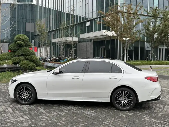 Mercedes-Benz C-Class 2024 Model C 260 L Sports Edition – фото 4