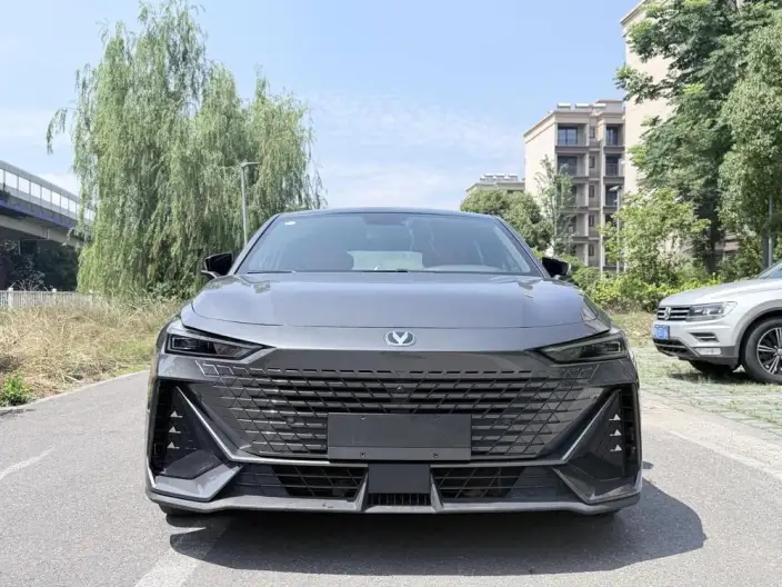 Changan UNI-V 2022 Model 1.5T Noble Model – фото 2
