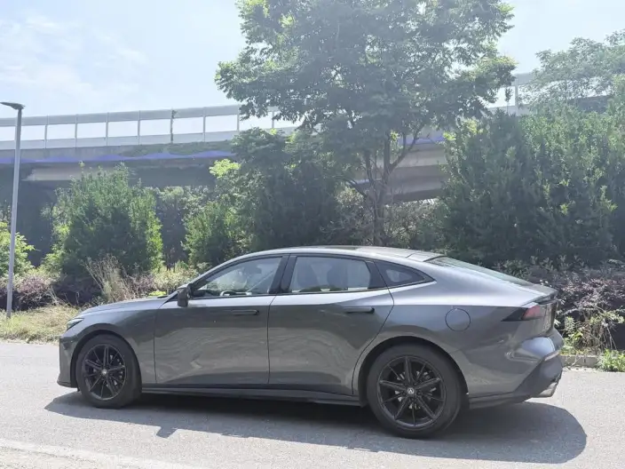 Changan UNI-V 2022 Model 1.5T Noble Model – фото 5