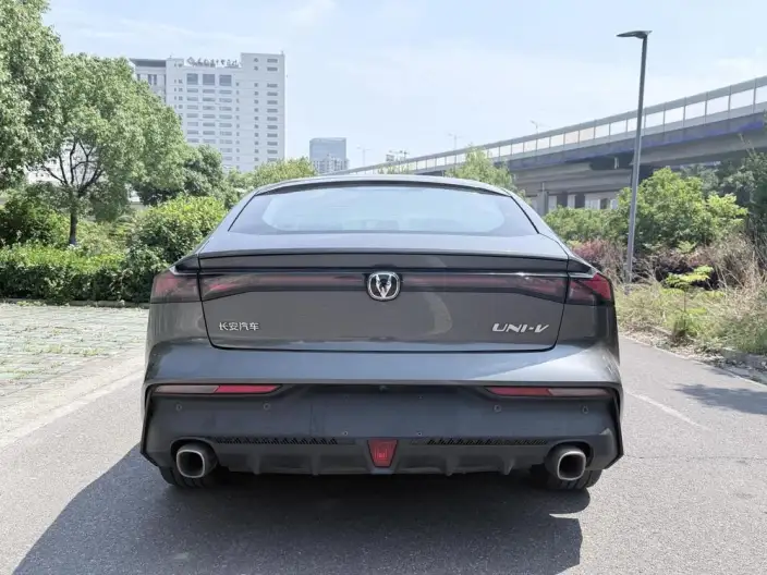 Changan UNI-V 2022 Model 1.5T Noble Model – фото 6
