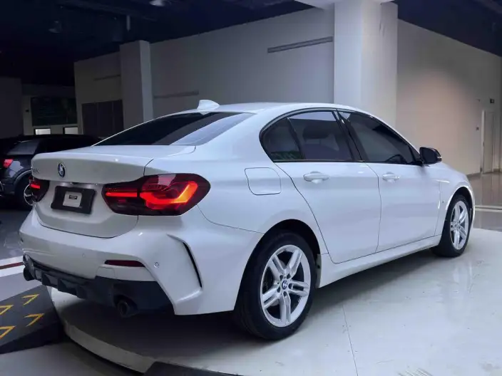 BMW 1 Series 2023 Model 120i M Sports Night Edition – фото 7