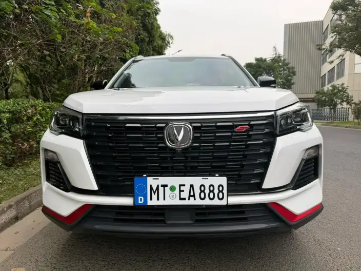 Changan CS75 2022 Model Blue Whale Edition 1.5T DCT Noble Model – фото 2